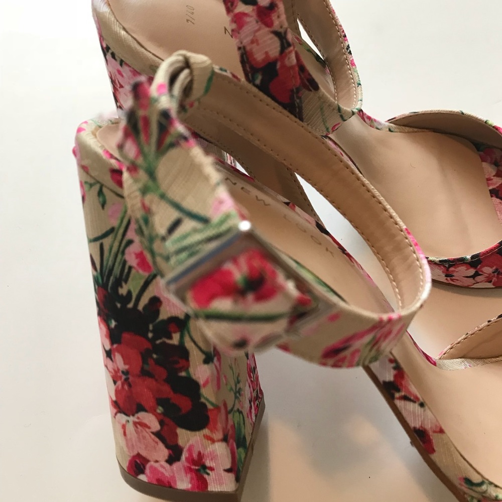 🌸 “Flower Garden” Heeled Sandals - Picture 3 of 8